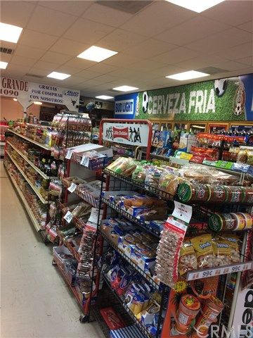 1220 W 9th St, Merced, CA 95341
